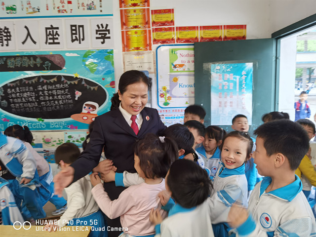 法治副校長播撒法治種子 護(hù)航青少年成長