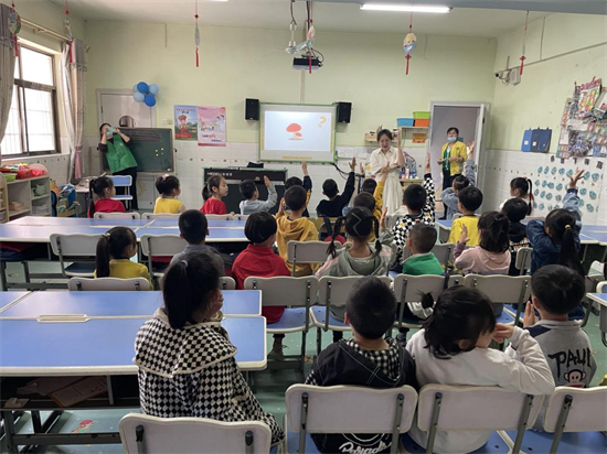 長塘社區(qū)開展預(yù)防野生蘑菇中毒宣傳進校園活動