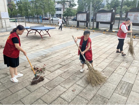 昭山鎮(zhèn)窯洲社區(qū)暑期“紅馬甲”小志愿者系列服務(wù)活動