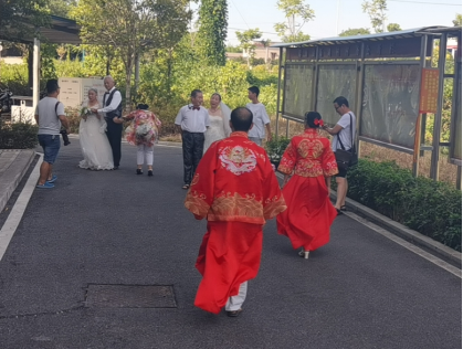 昭山鎮(zhèn)雙建社區(qū)開展“情暖退役軍人”婚紗攝影活動(dòng)