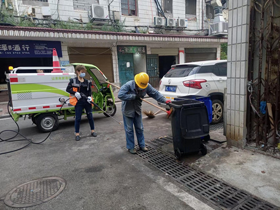 建設路街道開展愛國衛(wèi)生大掃除活動