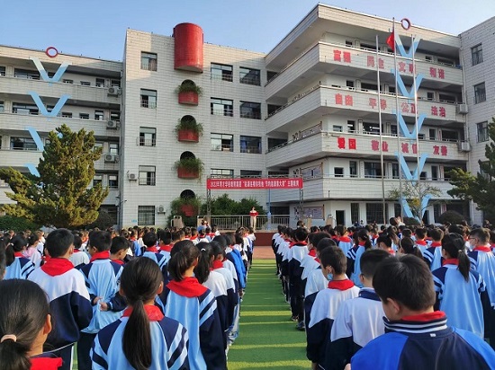 岳塘區(qū)育才學(xué)校教育集團開展“能源連著你我他 節(jié)約能源靠大家”宣傳教育