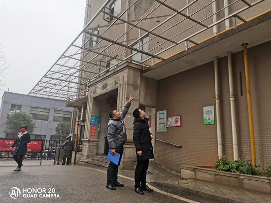 岳塘街道開展高層建筑安全隱患排查整治工作