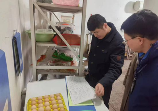 大橋社區(qū)開展學校幼兒園食品安全檢查