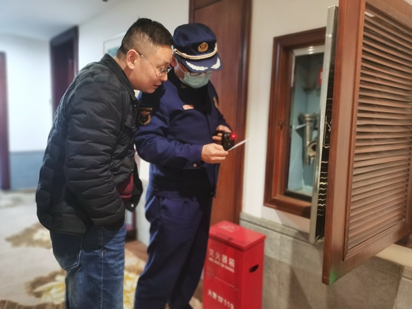 岳塘消防大队开展宾馆酒店消防安全检查