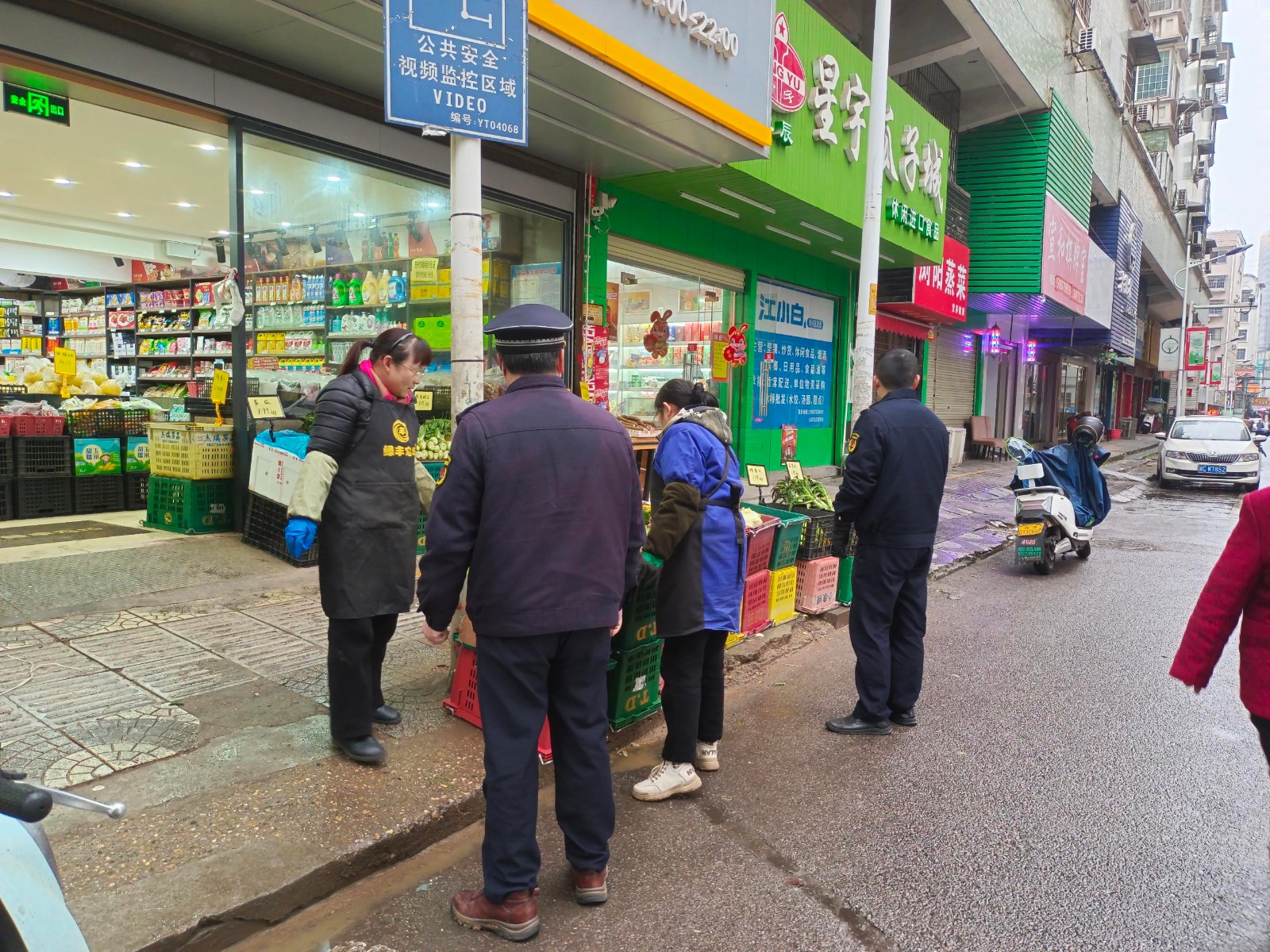 書院路街道開展市容環(huán)境整治行動