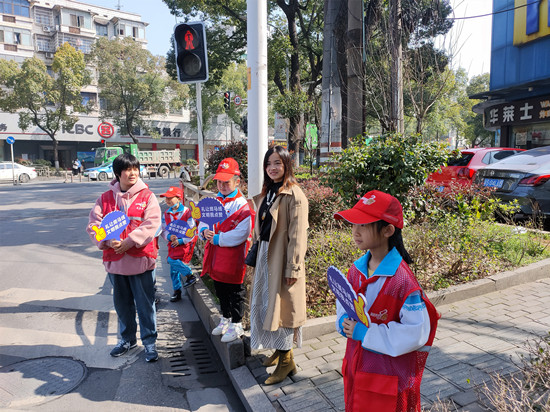 岳塘嶺社區(qū)新時代文明實踐站多形式開展學雷鋒活動