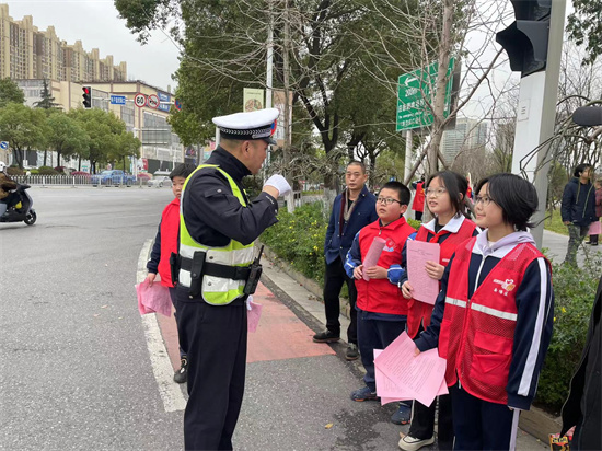 湘機小學(xué)教育集團開展 “一盔一帶，從我做起，全民安全”教育主題活動