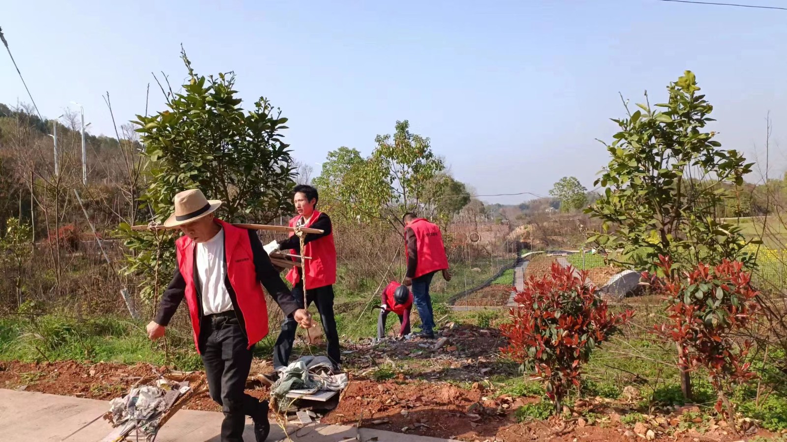 昭山鎮(zhèn)白鶴村：公益性崗位助推人居環(huán)境整治 守護美麗家園