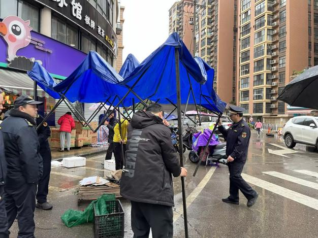 書院路街道：踐行“四敢”精神 專項(xiàng)整治華雅花園榮通二號路