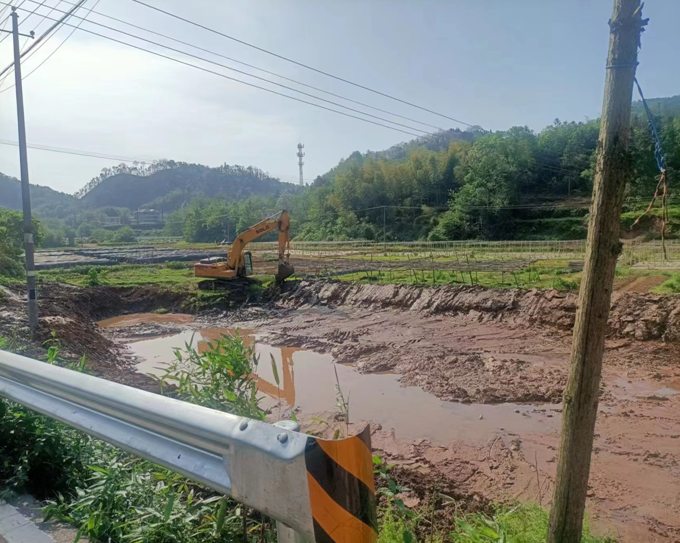 指方村：集中清淤提升水利基礎設施建設