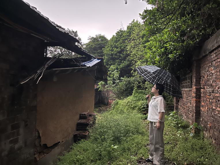 鴉雀塘社區(qū)開展陰雨天氣安全隱患排查