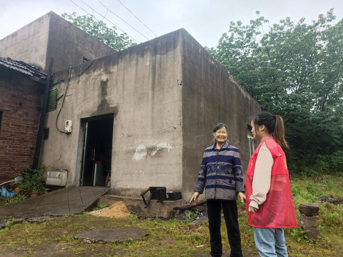 五星村開展雨季房屋隱患排查