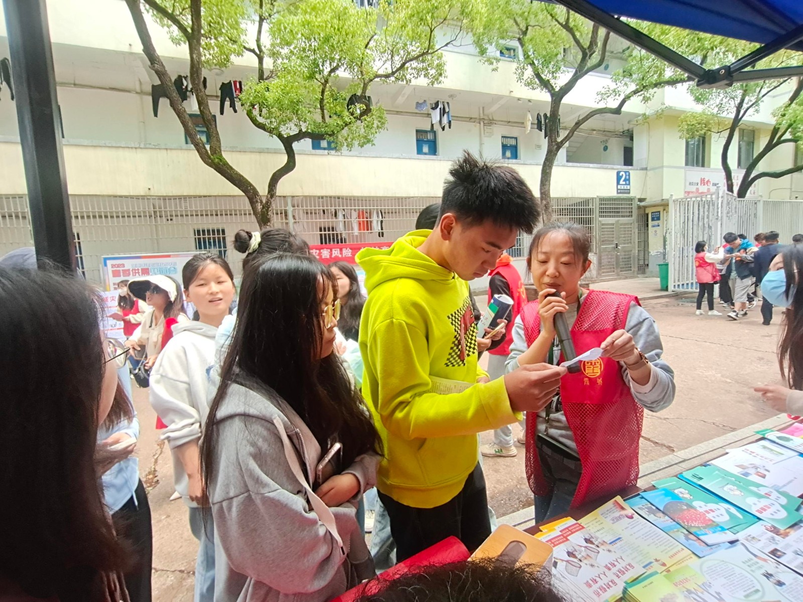 霞城街道：防范非法集資宣傳進(jìn)校園 筑起安全“防護(hù)墻”