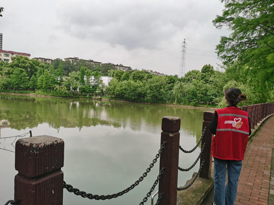 岳塘街道：爭(zhēng)當(dāng)護(hù)河使者 共建生態(tài)家園