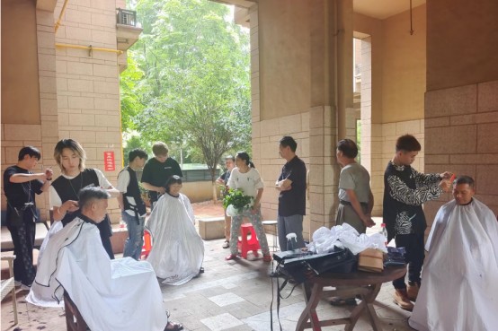 飛機(jī)坪社區(qū)：“黨建+物業(yè)” 筑牢紅色堡壘