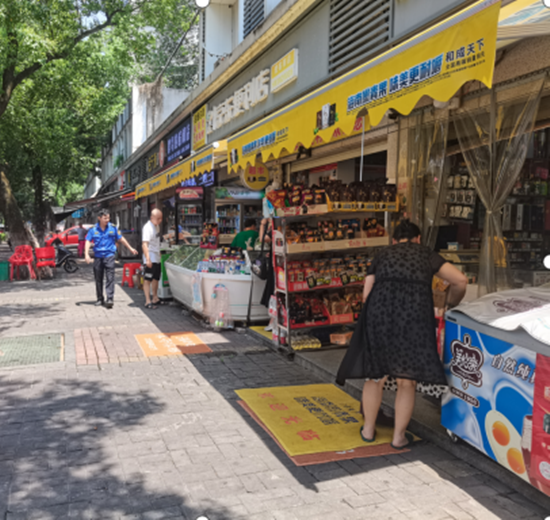 建設(shè)路街道深化落實(shí)“門前三包”責(zé)任制