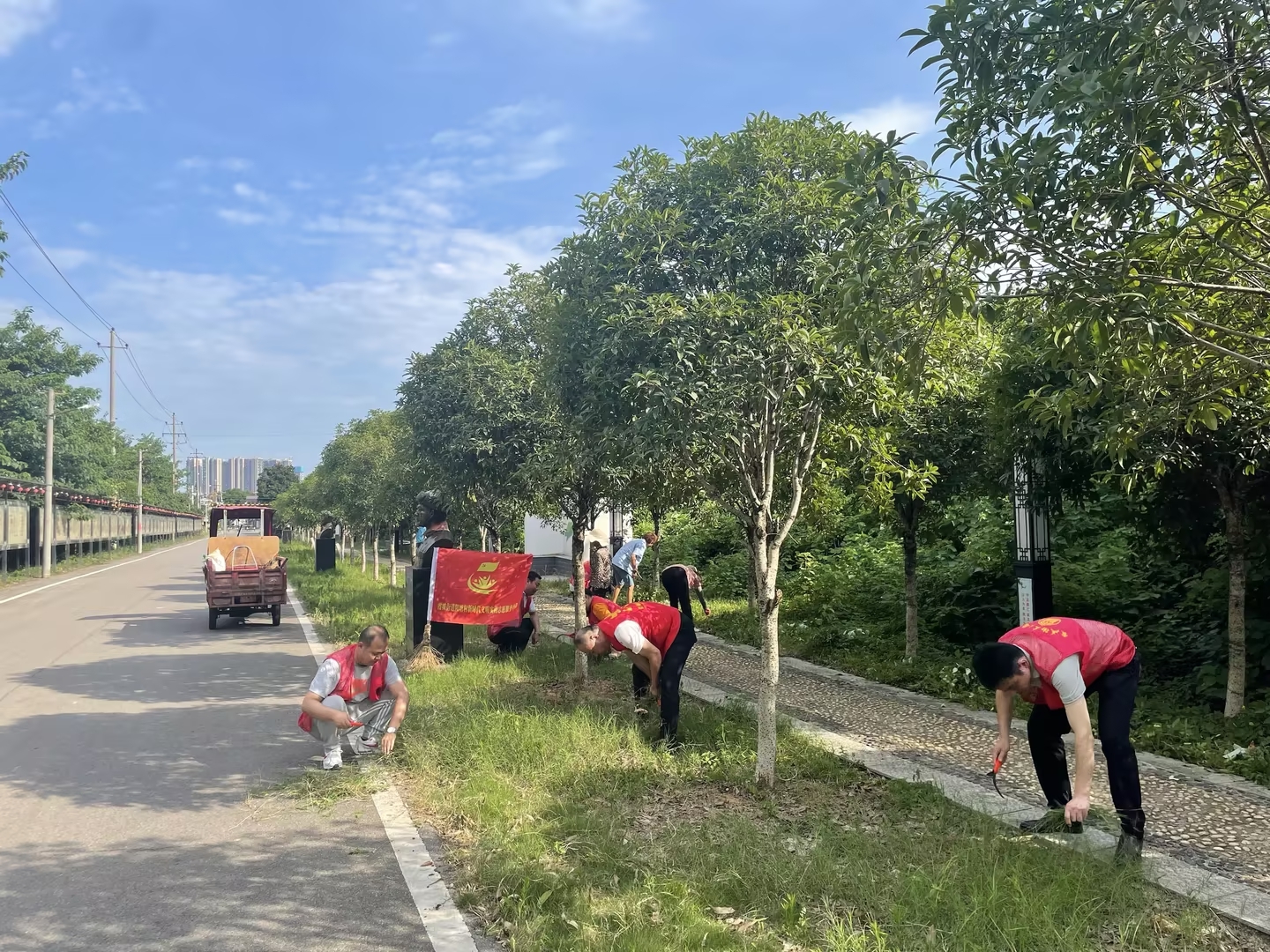 岳塘區(qū)發(fā)改局開展護路聯(lián)防 積極推動公路共管共治