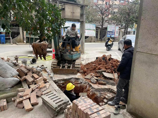 五里堆社區(qū)鄰長(zhǎng)反饋安全隱患 區(qū)住建局火速辦理