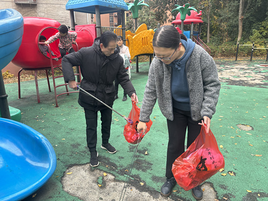 曙光社區(qū)開展黨員志愿服務活動