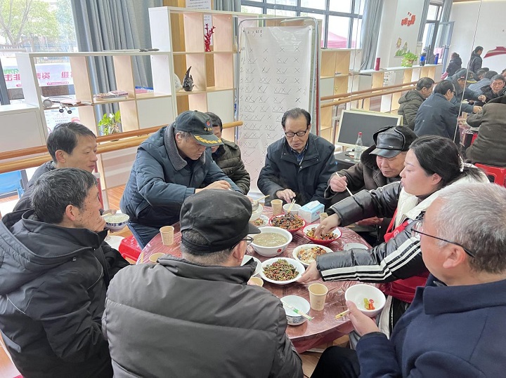 昭山鎮(zhèn)窯洲社區(qū)“情同一家”鄰里美食節(jié)活動