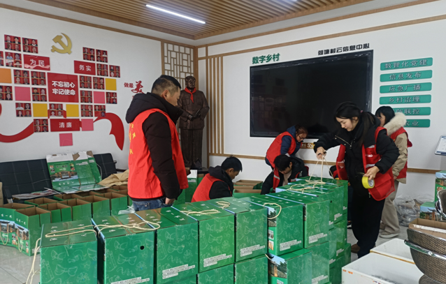荷塘村： 党员群众齐上阵 助力农产品销售