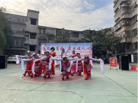鐵園社區(qū)開展“寫春聯(lián)、送萬福、暖鄰心”民族團結(jié)一家親系列活動