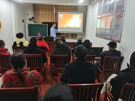 湖湘社区开展“开工第一课”消防安全培训