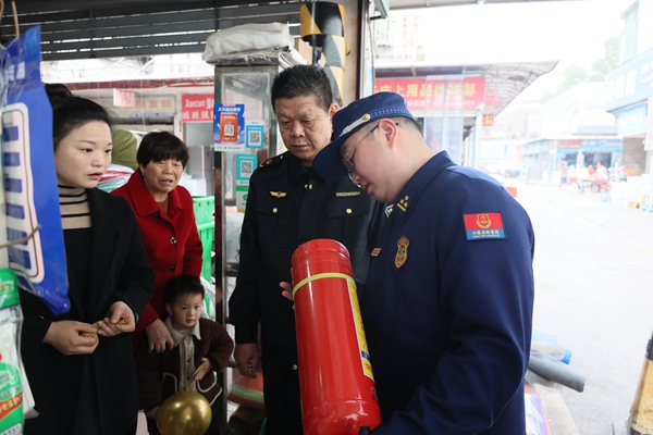 岳塘消防大队联合区市场监督管理局开展消防产品专项检查
