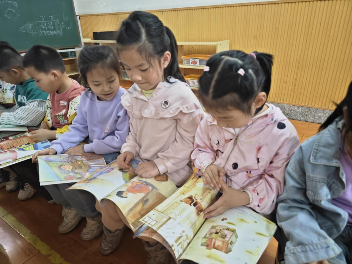 九洲社区开展“书香润童年，阅读伴成长”世界读书日主题活动