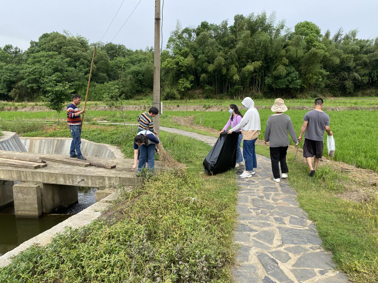 新農村：齊心協(xié)力清河道  共建美麗新家園