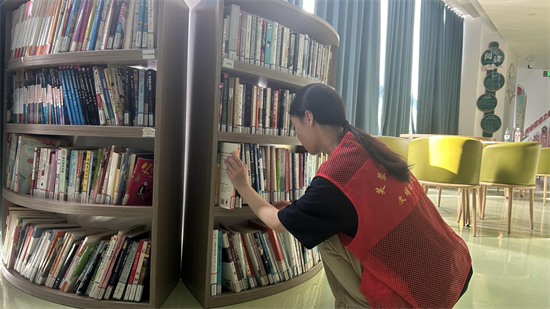 長(zhǎng)塘社區(qū)“圖書(shū)漂流 共享閱讀”捐書(shū)活動(dòng)正式開(kāi)啟