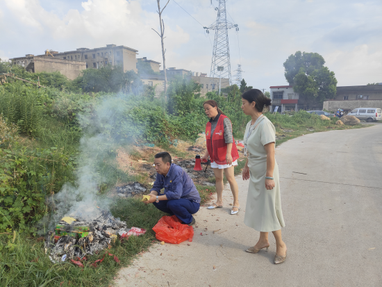 大板房社區(qū)多舉措做好中元節(jié)期間禁燃禁燒工作