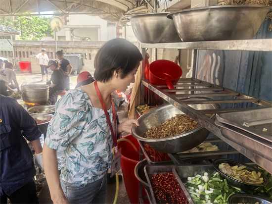 云盤社區(qū)開展自辦宴席食品安全專項檢查