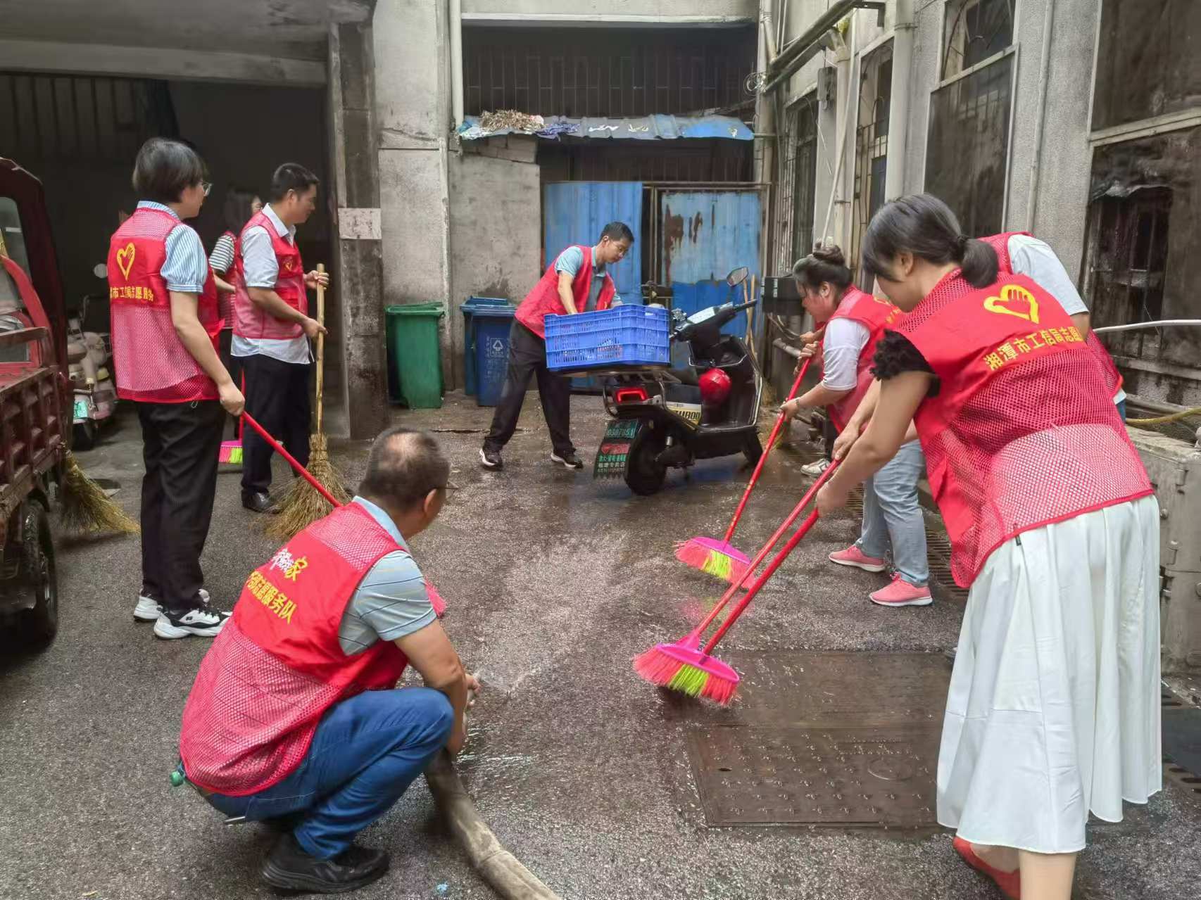 紗廠街社區(qū)：“鄰長”聚力 小區(qū)舊貌換新顏