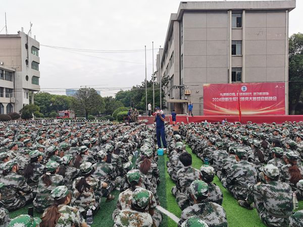 岳塘消防宣傳“進(jìn)軍訓(xùn)”活動(dòng)持續(xù)升溫  5000余名新生“開學(xué)第一課”學(xué)消防