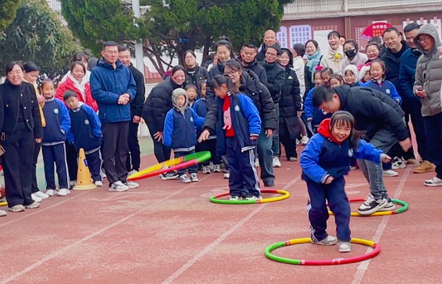育才學(xué)校教育集團舉辦第16屆親子運動會