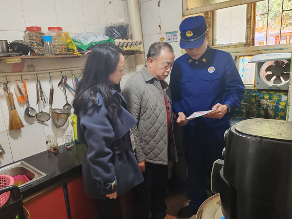 霞光社区：以监督促落实 筑牢消防安全“防火墙”