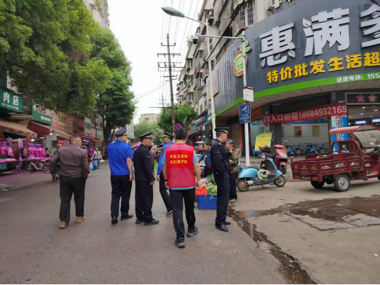 紗廠街社區(qū)：強(qiáng)化值班值守 保障市場秩序