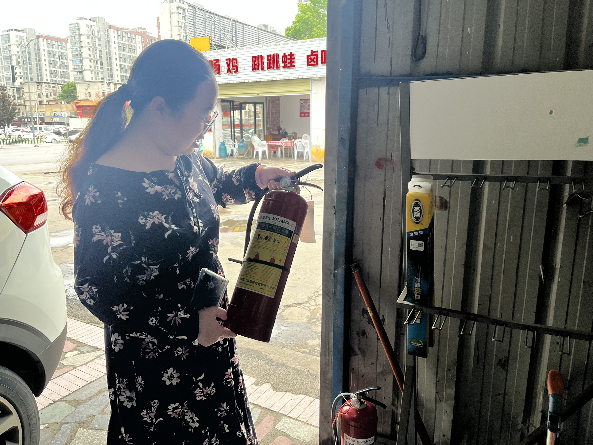 新塘社區(qū)：強(qiáng)化安全意識 守護(hù)商鋪安全