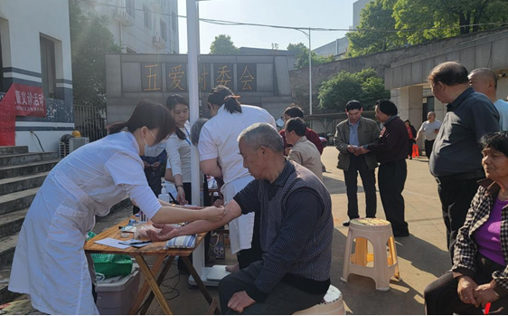 五愛村聯(lián)合荷塘街道社區(qū)衛(wèi)生服務中心共同守護“夕陽紅”