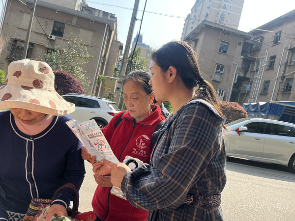 曙光社區(qū)多舉措筑牢病媒生物防制屏障
