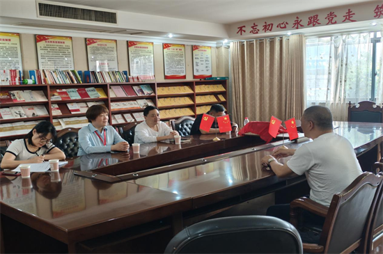 紅旗社區(qū)：踐行“三聽三問” 傾聽群眾心聲