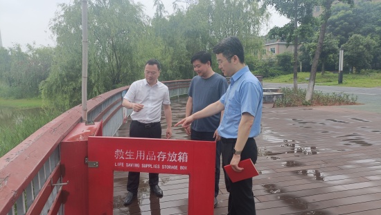 岳塘街道：人大代表“三大行动”织密防溺水安全网