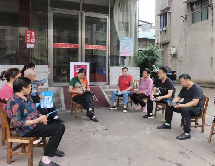 昭山鎮(zhèn)路口社區(qū)開展“持續(xù)科學(xué)補(bǔ)碘 推動健康發(fā)展”主題宣傳活動