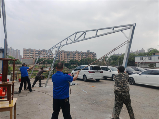 我愛湘潭我的家丨云盤社區(qū)開展違章建筑拆除行動