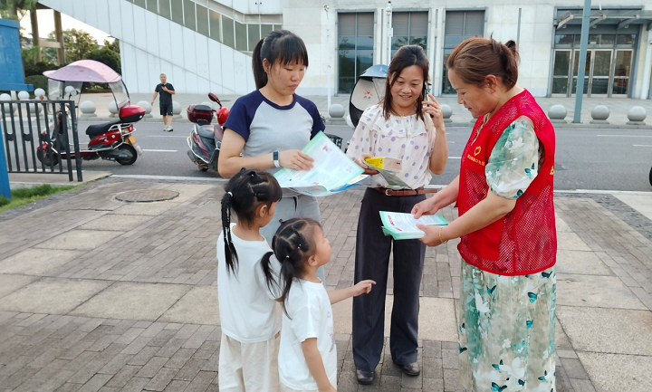 “守護(hù)花開(kāi) 預(yù)防性侵”昭山鎮(zhèn)路口社區(qū)護(hù)航未成年人健康成長(zhǎng)