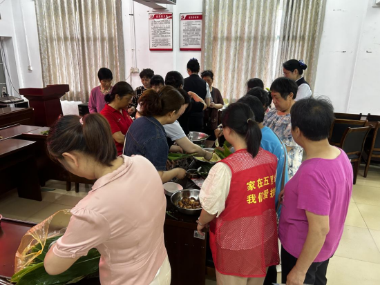 我愛湘潭我的家丨金耐社區(qū)開展端午節(jié)包粽子活動(dòng)