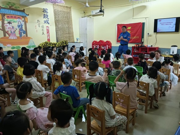 共筑防溺安全線 書院路街道攜手專業(yè)力量開展校園防溺水培訓(xùn)