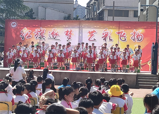 紅旗社區(qū)開(kāi)展“紅旗逐夢(mèng) 藝彩飛揚(yáng)” 第七屆校園藝術(shù)節(jié)暨慶“六一”文藝匯演